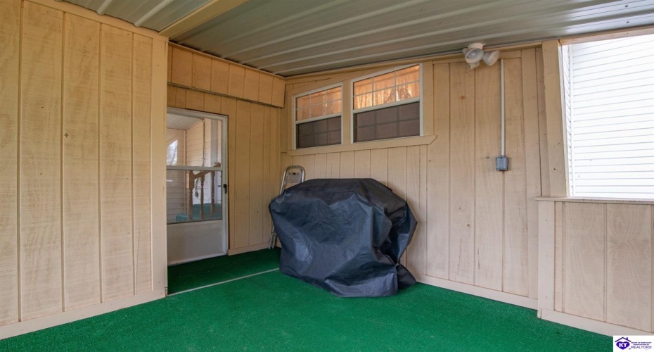 High Street, Vine Grove, Kentucky 40175, ,2 BathroomsBathrooms,For Sale,High Street,HK24004111