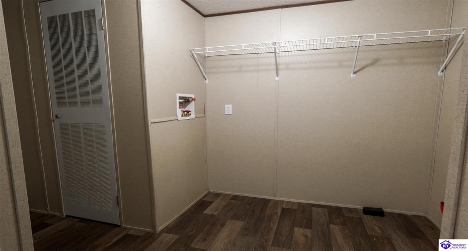 Riggs Street, Upton, Kentucky 42784, ,2 BathroomsBathrooms,For Sale,Riggs Street,HK24004117