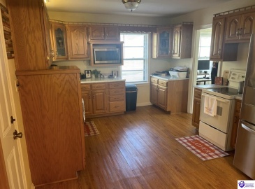 Village Drive, Elizabethtown, Kentucky 42701, ,2 BathroomsBathrooms,For Sale,Village Drive,HK24004118 Village Drive, Elizabethtown, Kentucky 42701, ,2 BathroomsBathrooms,For Sale,Village Drive,HK24004118