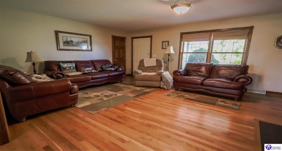 Carter Brothers Road, Hodgenville, Kentucky 42748, ,3 BathroomsBathrooms,For Sale,Carter Brothers Road,HK24004120