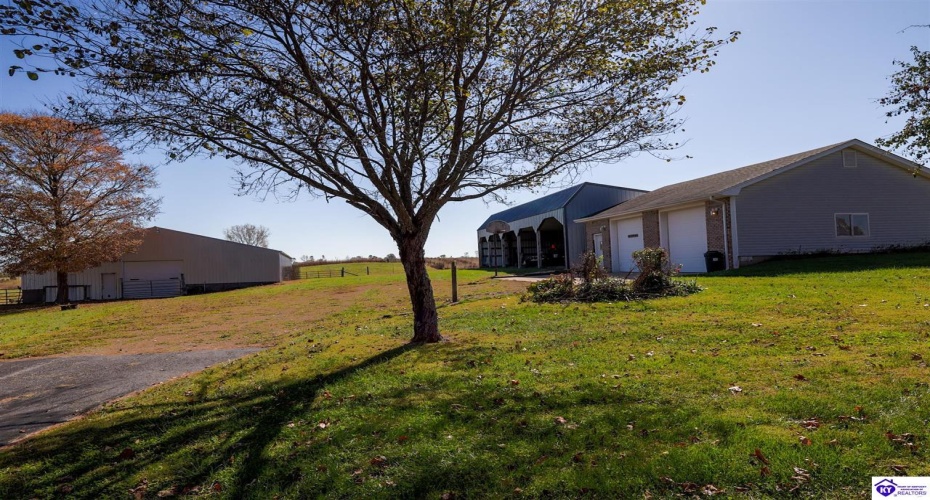 Carter Brothers Road, Hodgenville, Kentucky 42748, ,3 BathroomsBathrooms,For Sale,Carter Brothers Road,HK24004120