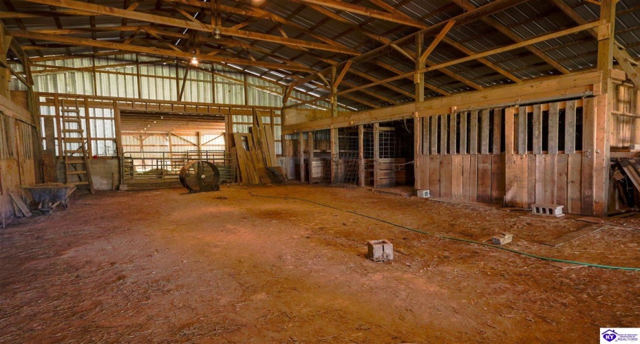 Carter Brothers Road, Hodgenville, Kentucky 42748, ,3 BathroomsBathrooms,For Sale,Carter Brothers Road,HK24004120