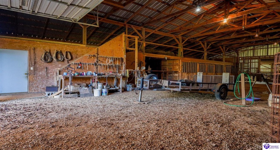 Carter Brothers Road, Hodgenville, Kentucky 42748, ,3 BathroomsBathrooms,For Sale,Carter Brothers Road,HK24004120