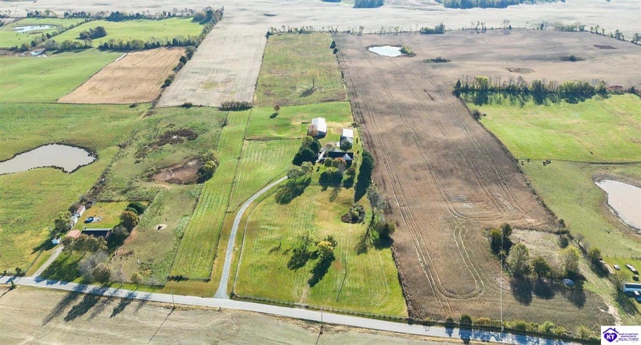 Carter Brothers Road, Hodgenville, Kentucky 42748, ,3 BathroomsBathrooms,For Sale,Carter Brothers Road,HK24004120