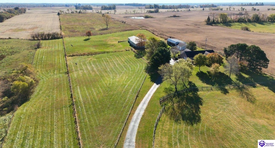 Carter Brothers Road, Hodgenville, Kentucky 42748, ,3 BathroomsBathrooms,For Sale,Carter Brothers Road,HK24004120