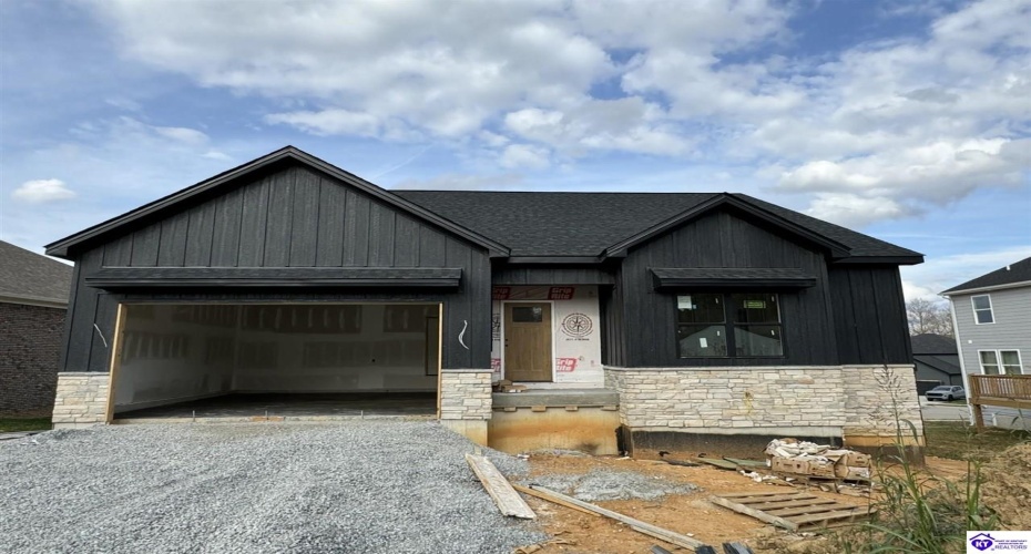 Ashwood Avenue, Elizabethtown, Kentucky 42701, ,4 BathroomsBathrooms,For Sale,Ashwood Avenue,HK24004122