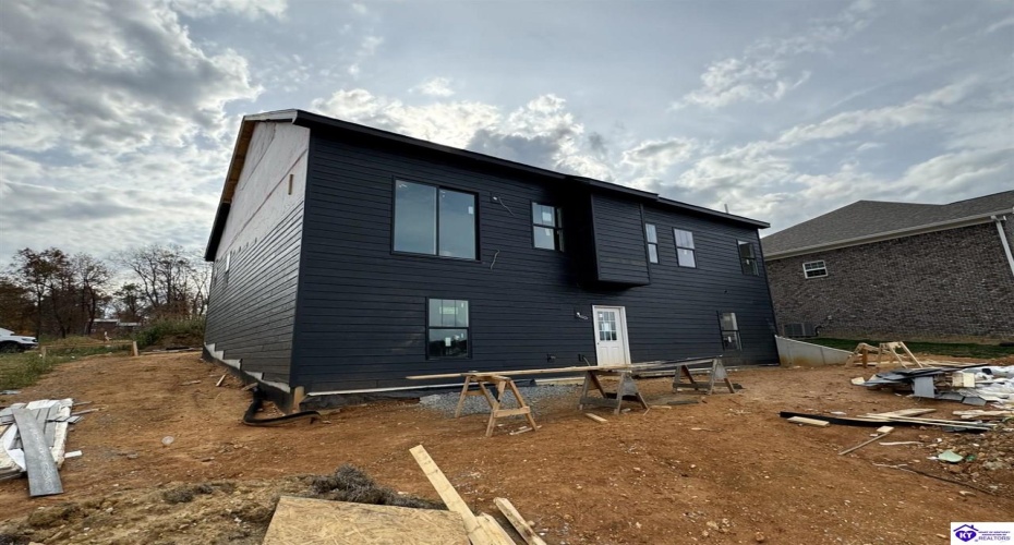 Ashwood Avenue, Elizabethtown, Kentucky 42701, ,4 BathroomsBathrooms,For Sale,Ashwood Avenue,HK24004122