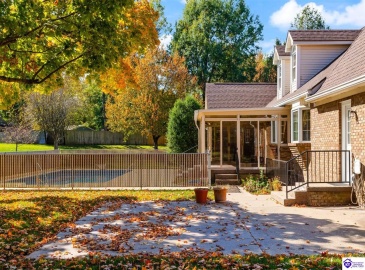 Maple Street, Elizabethtown, Kentucky 42701, ,5 BathroomsBathrooms,For Sale,Maple Street,HK24004123