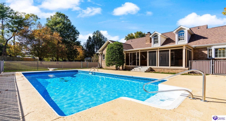 Maple Street, Elizabethtown, Kentucky 42701, ,5 BathroomsBathrooms,For Sale,Maple Street,HK24004123 Maple Street, Elizabethtown, Kentucky 42701, ,5 BathroomsBathrooms,For Sale,Maple Street,HK24004123