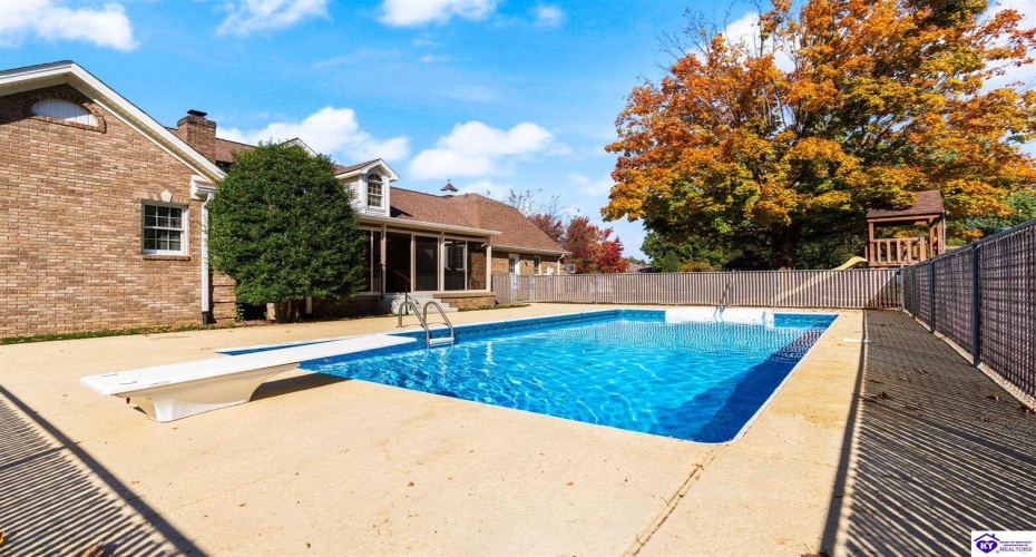 Maple Street, Elizabethtown, Kentucky 42701, ,5 BathroomsBathrooms,For Sale,Maple Street,HK24004123 Maple Street, Elizabethtown, Kentucky 42701, ,5 BathroomsBathrooms,For Sale,Maple Street,HK24004123