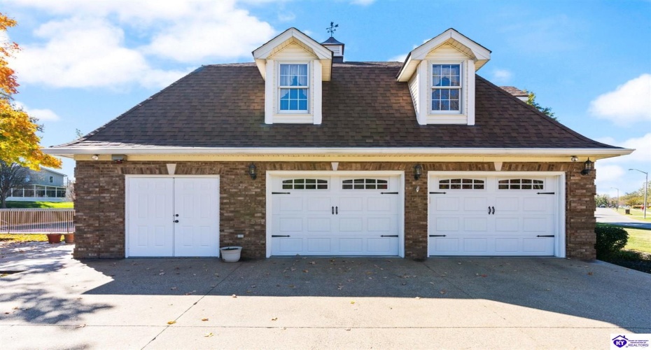 Maple Street, Elizabethtown, Kentucky 42701, ,5 BathroomsBathrooms,For Sale,Maple Street,HK24004123 Maple Street, Elizabethtown, Kentucky 42701, ,5 BathroomsBathrooms,For Sale,Maple Street,HK24004123