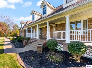 Maple Street, Elizabethtown, Kentucky 42701, ,5 BathroomsBathrooms,For Sale,Maple Street,HK24004123