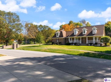 Maple Street, Elizabethtown, Kentucky 42701, ,5 BathroomsBathrooms,For Sale,Maple Street,HK24004123