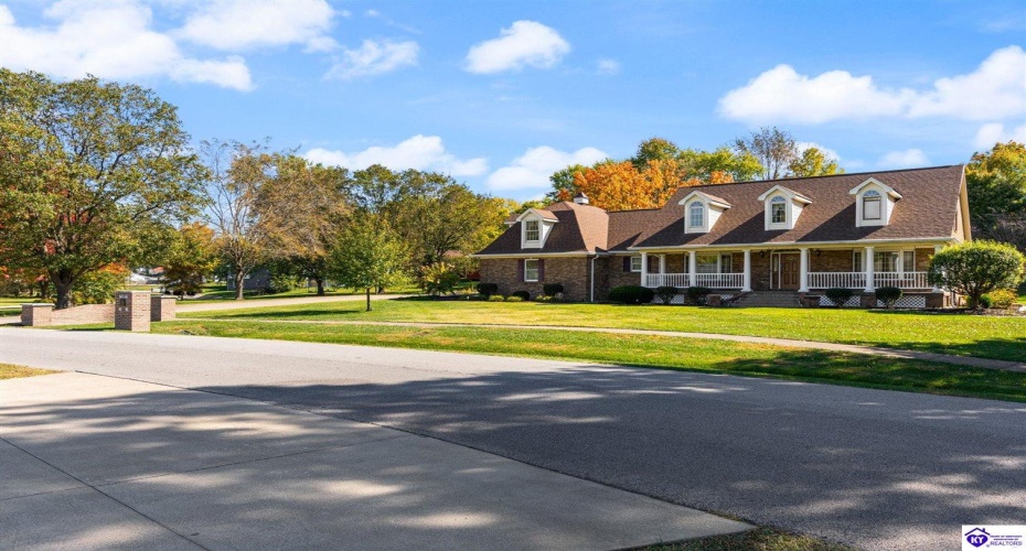 Maple Street, Elizabethtown, Kentucky 42701, ,5 BathroomsBathrooms,For Sale,Maple Street,HK24004123 Maple Street, Elizabethtown, Kentucky 42701, ,5 BathroomsBathrooms,For Sale,Maple Street,HK24004123