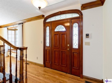 Maple Street, Elizabethtown, Kentucky 42701, ,5 BathroomsBathrooms,For Sale,Maple Street,HK24004123