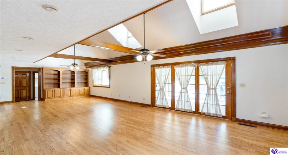 Maple Street, Elizabethtown, Kentucky 42701, ,5 BathroomsBathrooms,For Sale,Maple Street,HK24004123 Maple Street, Elizabethtown, Kentucky 42701, ,5 BathroomsBathrooms,For Sale,Maple Street,HK24004123