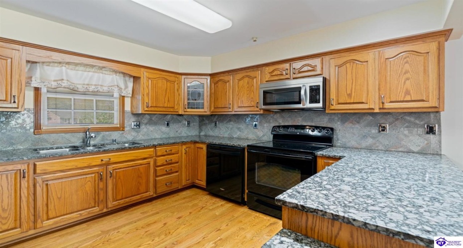 Maple Street, Elizabethtown, Kentucky 42701, ,5 BathroomsBathrooms,For Sale,Maple Street,HK24004123 Maple Street, Elizabethtown, Kentucky 42701, ,5 BathroomsBathrooms,For Sale,Maple Street,HK24004123