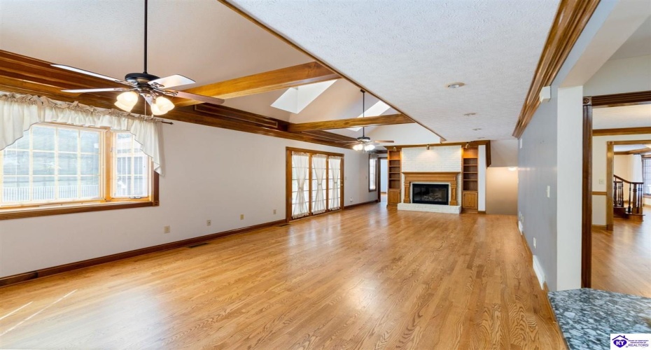 Maple Street, Elizabethtown, Kentucky 42701, ,5 BathroomsBathrooms,For Sale,Maple Street,HK24004123 Maple Street, Elizabethtown, Kentucky 42701, ,5 BathroomsBathrooms,For Sale,Maple Street,HK24004123