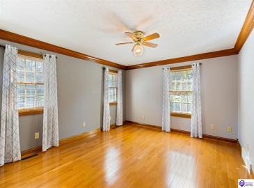 Maple Street, Elizabethtown, Kentucky 42701, ,5 BathroomsBathrooms,For Sale,Maple Street,HK24004123