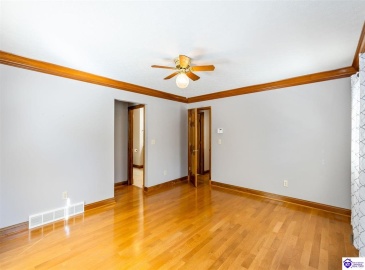 Maple Street, Elizabethtown, Kentucky 42701, ,5 BathroomsBathrooms,For Sale,Maple Street,HK24004123