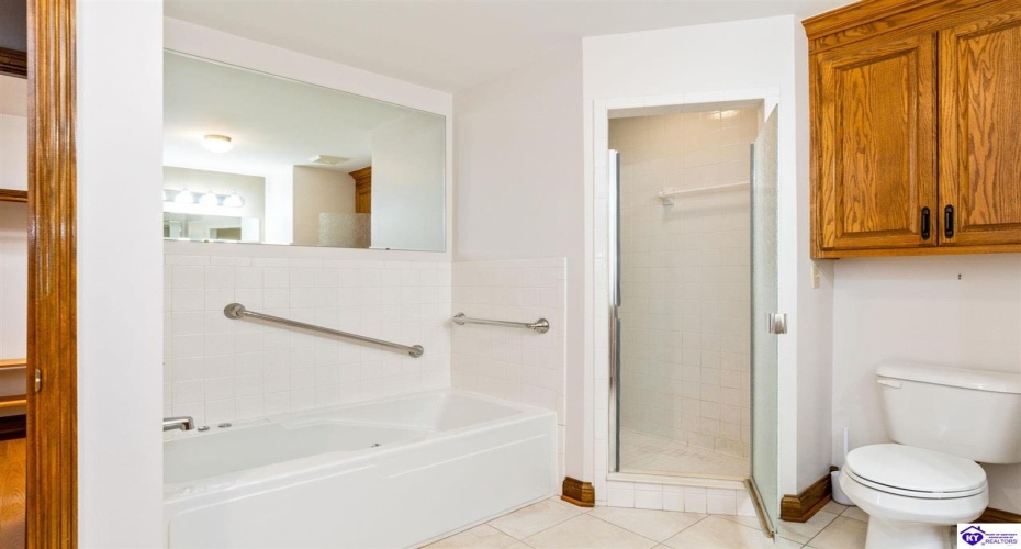 Maple Street, Elizabethtown, Kentucky 42701, ,5 BathroomsBathrooms,For Sale,Maple Street,HK24004123 Maple Street, Elizabethtown, Kentucky 42701, ,5 BathroomsBathrooms,For Sale,Maple Street,HK24004123