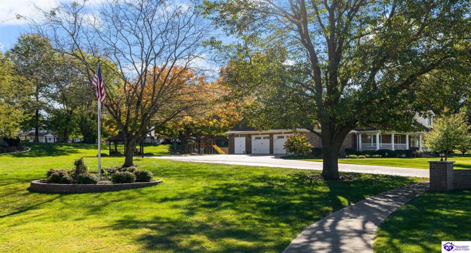 Maple Street, Elizabethtown, Kentucky 42701, ,5 BathroomsBathrooms,For Sale,Maple Street,HK24004123 Maple Street, Elizabethtown, Kentucky 42701, ,5 BathroomsBathrooms,For Sale,Maple Street,HK24004123