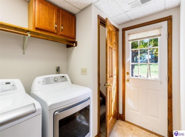 Maple Street, Elizabethtown, Kentucky 42701, ,5 BathroomsBathrooms,For Sale,Maple Street,HK24004123