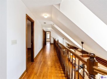 Maple Street, Elizabethtown, Kentucky 42701, ,5 BathroomsBathrooms,For Sale,Maple Street,HK24004123