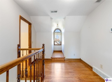 Maple Street, Elizabethtown, Kentucky 42701, ,5 BathroomsBathrooms,For Sale,Maple Street,HK24004123