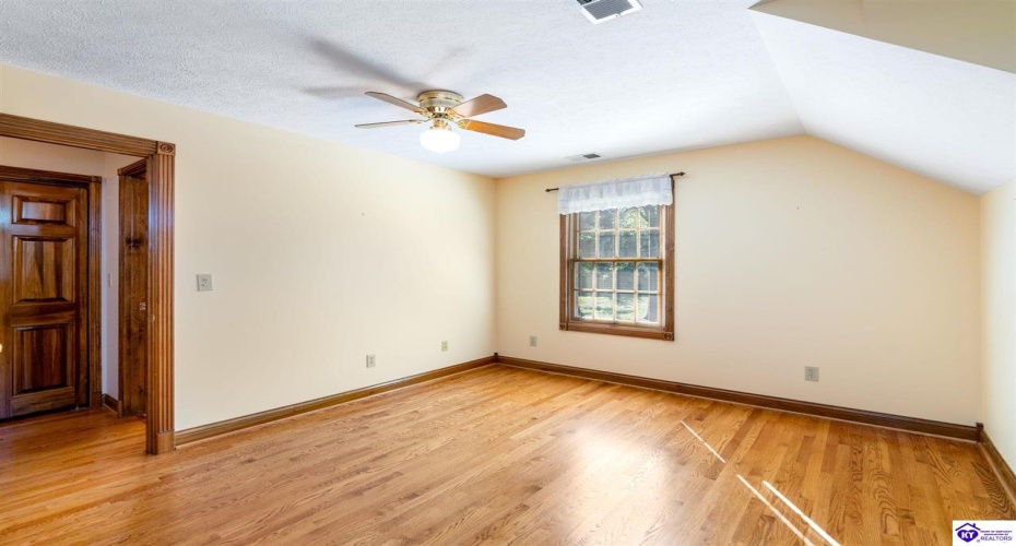 Maple Street, Elizabethtown, Kentucky 42701, ,5 BathroomsBathrooms,For Sale,Maple Street,HK24004123 Maple Street, Elizabethtown, Kentucky 42701, ,5 BathroomsBathrooms,For Sale,Maple Street,HK24004123