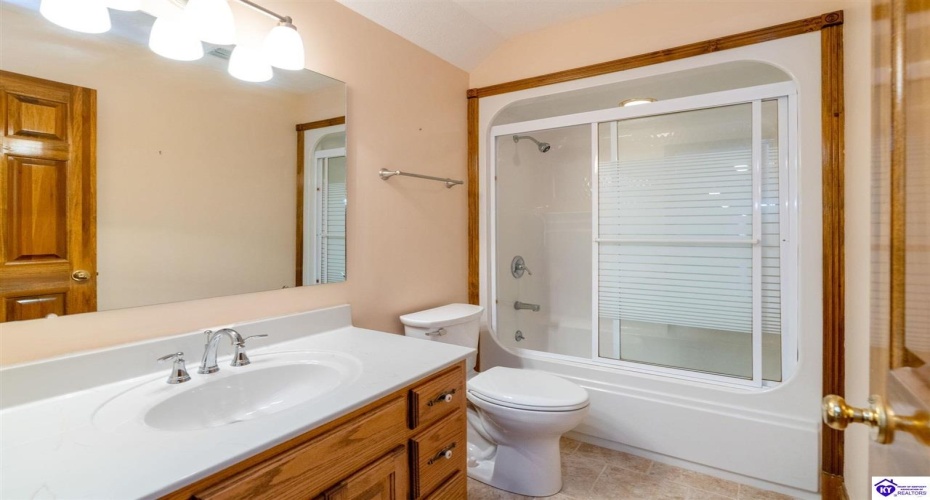 Maple Street, Elizabethtown, Kentucky 42701, ,5 BathroomsBathrooms,For Sale,Maple Street,HK24004123 Maple Street, Elizabethtown, Kentucky 42701, ,5 BathroomsBathrooms,For Sale,Maple Street,HK24004123