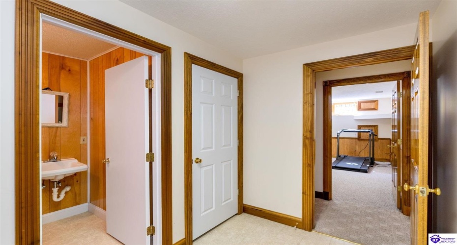 Maple Street, Elizabethtown, Kentucky 42701, ,5 BathroomsBathrooms,For Sale,Maple Street,HK24004123 Maple Street, Elizabethtown, Kentucky 42701, ,5 BathroomsBathrooms,For Sale,Maple Street,HK24004123