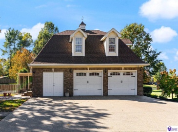 Maple Street, Elizabethtown, Kentucky 42701, ,5 BathroomsBathrooms,For Sale,Maple Street,HK24004123