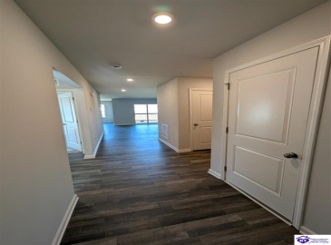 Highpoint Court, Elizabethtown, Kentucky 42701, ,2 BathroomsBathrooms,For Sale,Highpoint Court,HK24002727