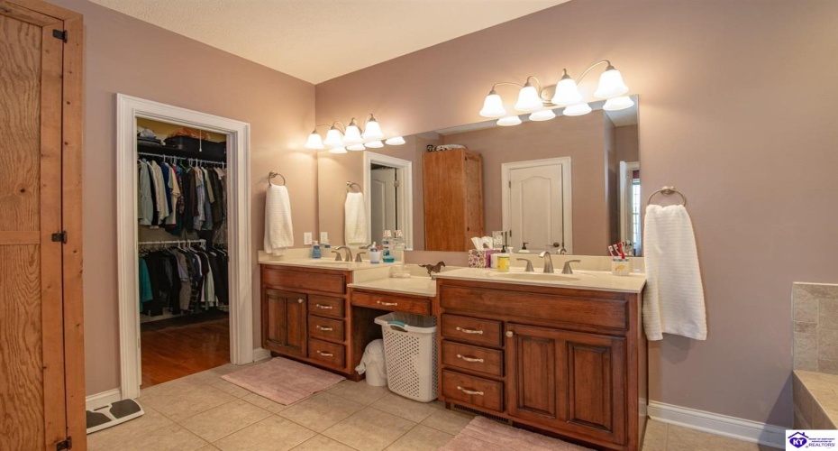 Levee Lane, Hodgenville, Kentucky 42748, ,4 BathroomsBathrooms,For Sale,Levee Lane,HK24004136 Levee Lane, Hodgenville, Kentucky 42748, ,4 BathroomsBathrooms,For Sale,Levee Lane,HK24004136