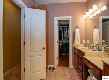 Levee Lane, Hodgenville, Kentucky 42748, ,4 BathroomsBathrooms,For Sale,Levee Lane,HK24004136