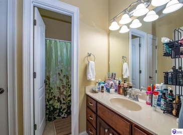 Levee Lane, Hodgenville, Kentucky 42748, ,4 BathroomsBathrooms,For Sale,Levee Lane,HK24004136