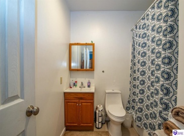 Levee Lane, Hodgenville, Kentucky 42748, ,4 BathroomsBathrooms,For Sale,Levee Lane,HK24004136