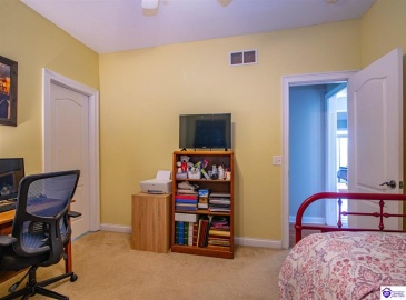 Levee Lane, Hodgenville, Kentucky 42748, ,4 BathroomsBathrooms,For Sale,Levee Lane,HK24004136