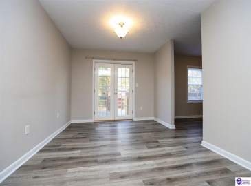 Barbara Circle, Elizabethtown, Kentucky 42701, ,3 BathroomsBathrooms,For Sale,Barbara Circle,HK24004138