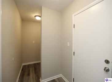 Barbara Circle, Elizabethtown, Kentucky 42701, ,3 BathroomsBathrooms,For Sale,Barbara Circle,HK24004138