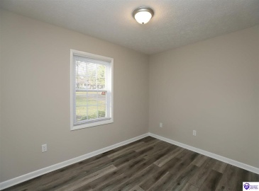 Barbara Circle, Elizabethtown, Kentucky 42701, ,3 BathroomsBathrooms,For Sale,Barbara Circle,HK24004138