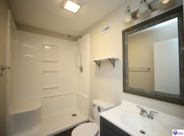 Barbara Circle, Elizabethtown, Kentucky 42701, ,3 BathroomsBathrooms,For Sale,Barbara Circle,HK24004138