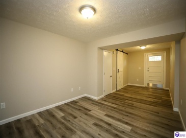 Barbara Circle, Elizabethtown, Kentucky 42701, ,3 BathroomsBathrooms,For Sale,Barbara Circle,HK24004138