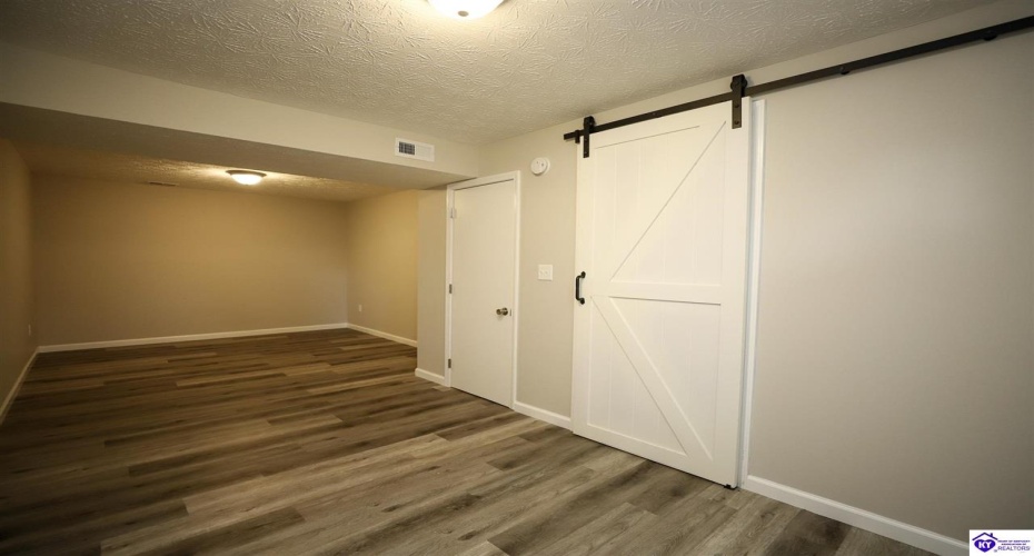 Barbara Circle, Elizabethtown, Kentucky 42701, ,3 BathroomsBathrooms,For Sale,Barbara Circle,HK24004138 Barbara Circle, Elizabethtown, Kentucky 42701, ,3 BathroomsBathrooms,For Sale,Barbara Circle,HK24004138