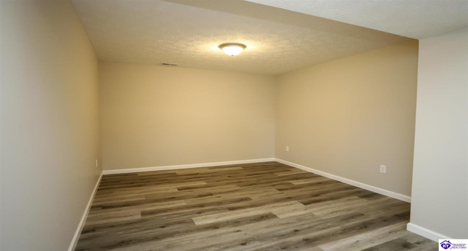 Barbara Circle, Elizabethtown, Kentucky 42701, ,3 BathroomsBathrooms,For Sale,Barbara Circle,HK24004138 Barbara Circle, Elizabethtown, Kentucky 42701, ,3 BathroomsBathrooms,For Sale,Barbara Circle,HK24004138