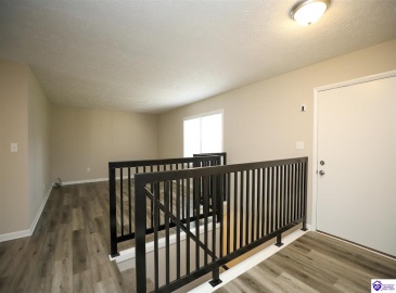 Barbara Circle, Elizabethtown, Kentucky 42701, ,3 BathroomsBathrooms,For Sale,Barbara Circle,HK24004138