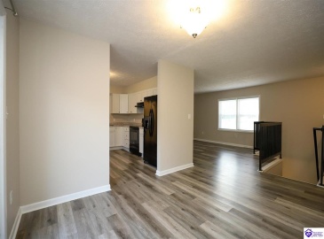 Barbara Circle, Elizabethtown, Kentucky 42701, ,3 BathroomsBathrooms,For Sale,Barbara Circle,HK24004138