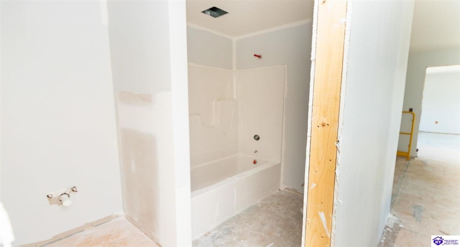 Gaston Circle, Elizabethtown, Kentucky 42701, ,3 BathroomsBathrooms,For Sale,Gaston Circle,HK24004148