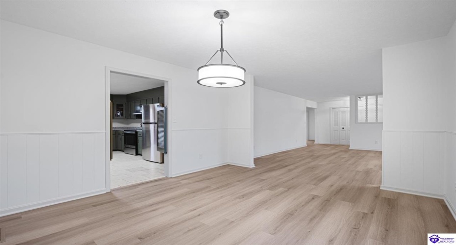 Johnstown Road, Elizabethtown, Kentucky 42701, ,3 BathroomsBathrooms,For Sale,Johnstown Road,HK24004150